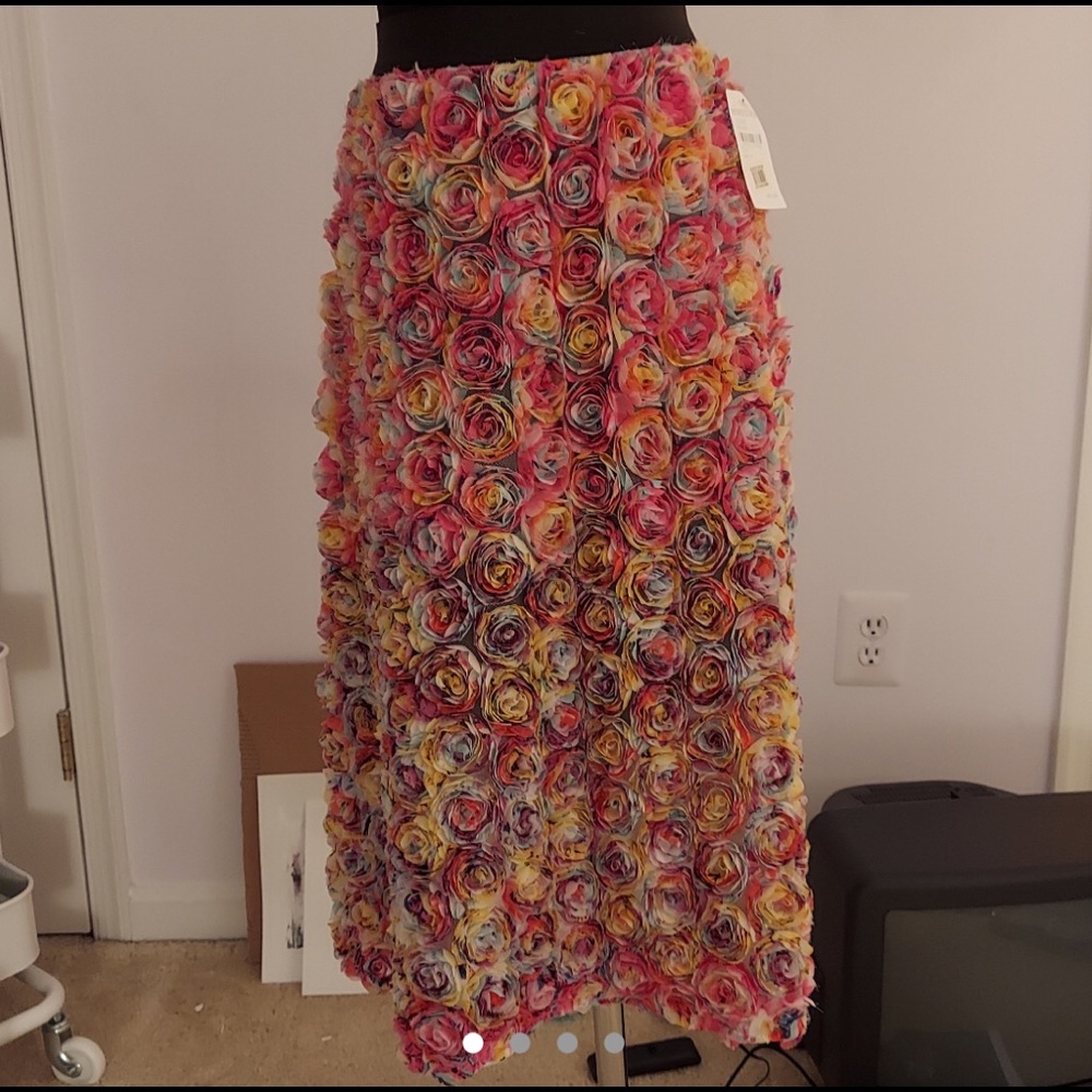 LEITH 3D FLOWER SKIRT RARE